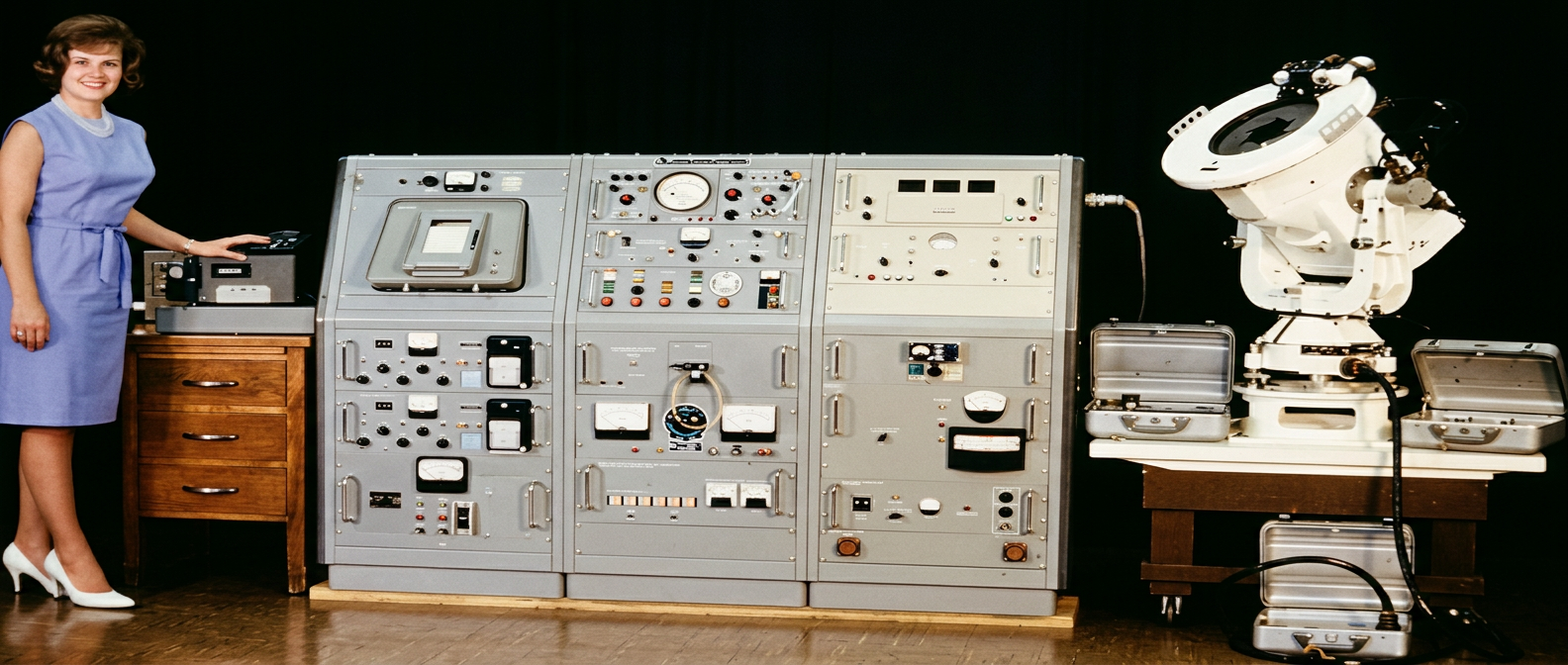 Vintage analytics workstation